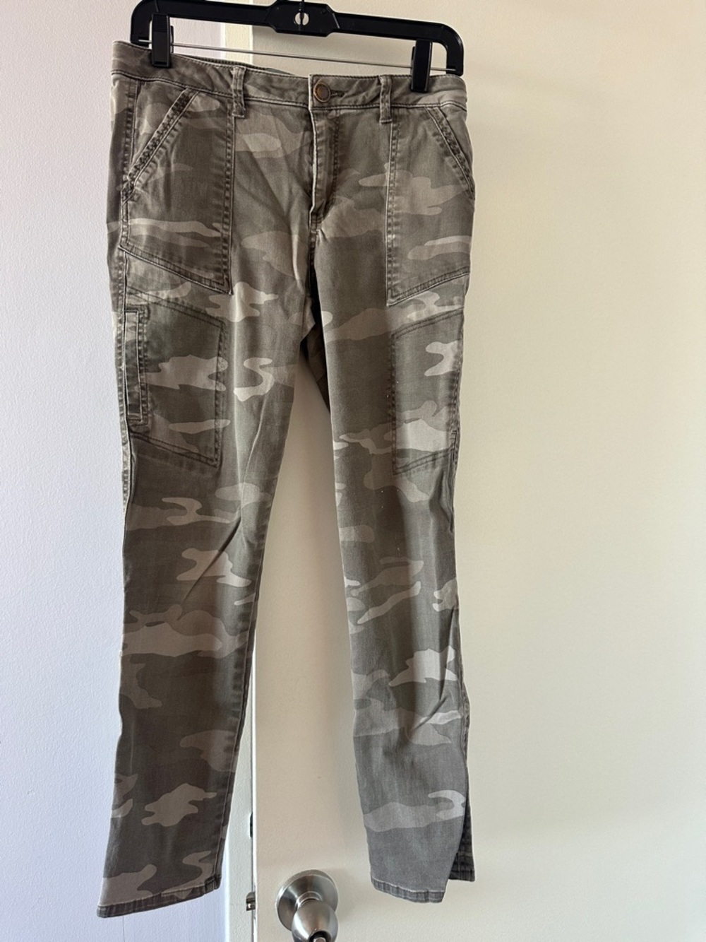 Wit & Wisdom Gray Olive Camo Skinny Pants